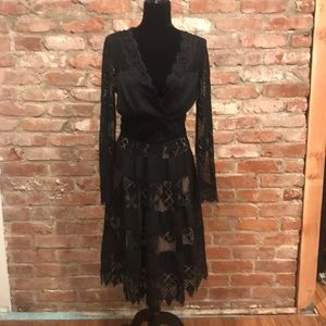 Flowy lace dress 3/4 length skirt